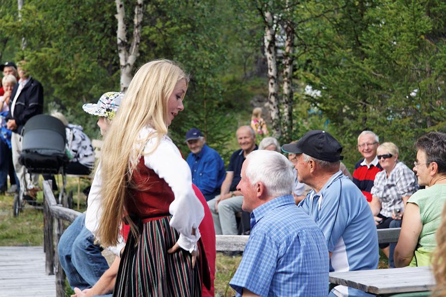 20090725_285_DxO_raw.jpg - och gör små inviter