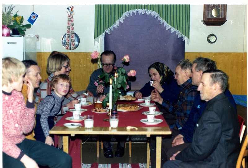 067.jpg - Axel Uusitalo 80 år bla Maria och Oskar Lantto (från Ragnhild Särkimukka)