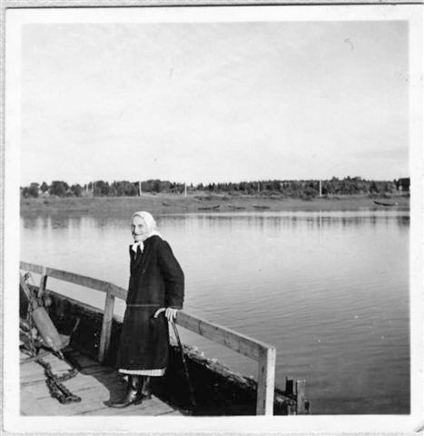 15.jpg - Karolina Kruuka färjan i Lainio (Ragnhild Särkimukka)
