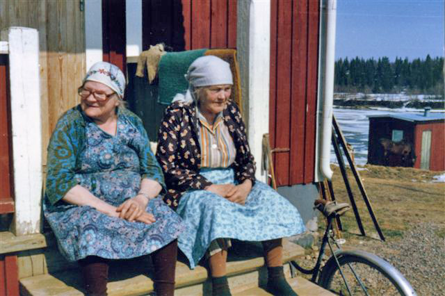 33.jpg - Valborg Vinelund, f Määttä, 1904-80, bördig från Kuoksu (fadern från Finland) och Maria Lantto 1970-tal (Göta Lantto)