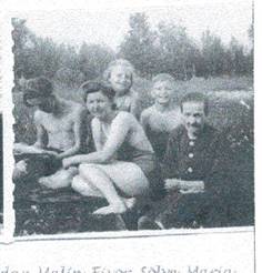 image066.jpg -  Bildlån Kjell Ohlsson Fotograf okänd. Runt mitten 1930 Här sitter Maria 1869-1952 med fr. v Hadar 1920- dotter Hilmas son u. ä, dottern Malin 1905-1972, bakom dotter Huldas dotter Eivor 1930-1996 och dotter Hilmas son Sölve 1930-1980 Hadar gift med Elin Mellgren, Sollenbrunn bosatta i Malmö. Hadar berättade till nedskrivaren att han var till Lainio på motorcykel med sidovagn under 1930-talet med Malin som körde och Maria och Hadar i sidovagnen. Då tälta dom i Lainio.