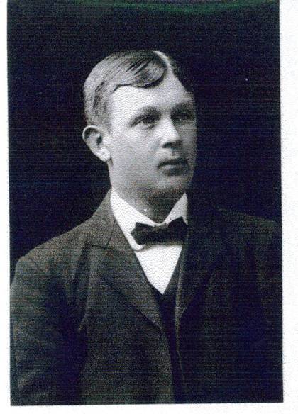 image077.jpg -  Natanaels son John 1891-1952 boende nära hemstället i Risögrund gift med Signe Nordgren 1896-1977 från Risön.