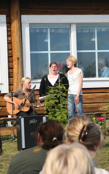 IMG_8118.JPG - flickorna fortsätter att glädja publiken